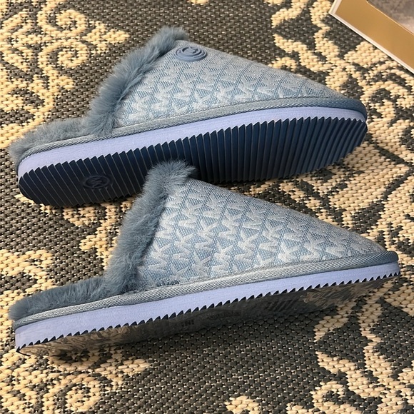 New in Box Michael Kors Janis Slipper - Picture 6 of 13